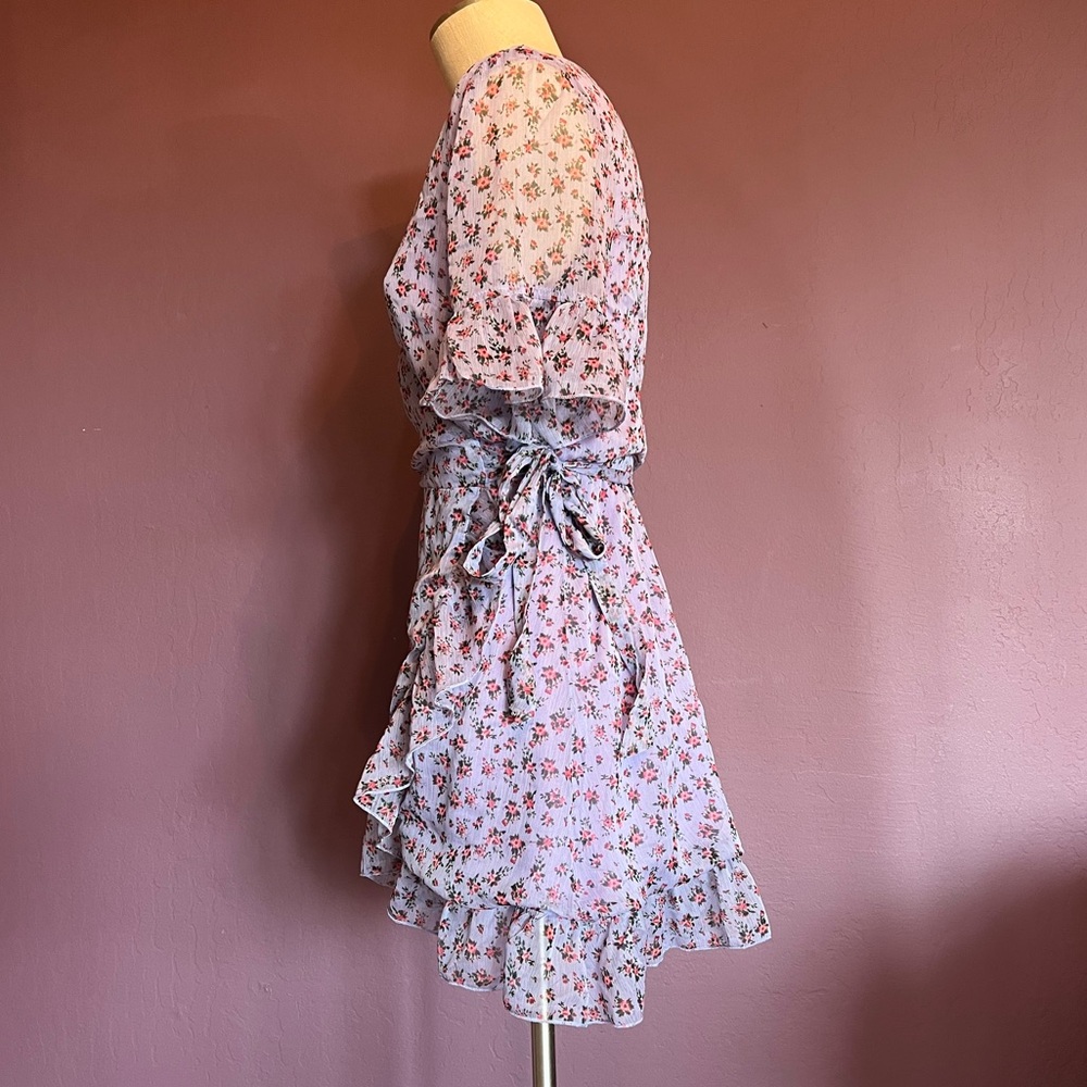 💜Showpo Girl Unknown Wrap Mini Dress • Lavender Floral - Picture 6 of 9